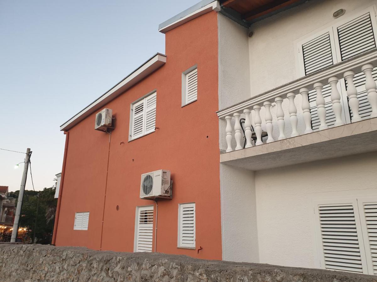 Apartments Martinovic By The Sea Kukljica Exterior photo