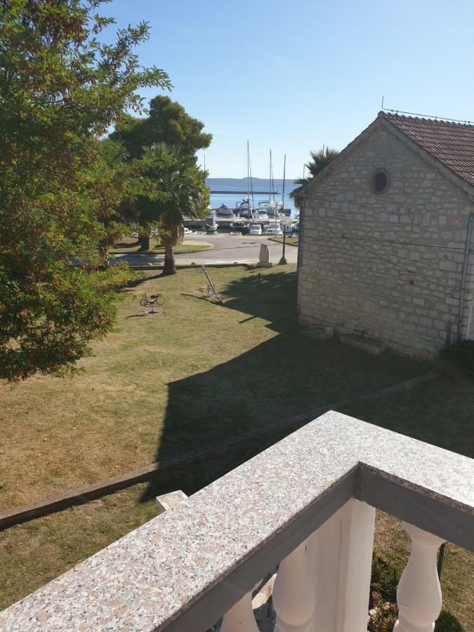 Apartments Martinovic By The Sea Kukljica Exterior photo